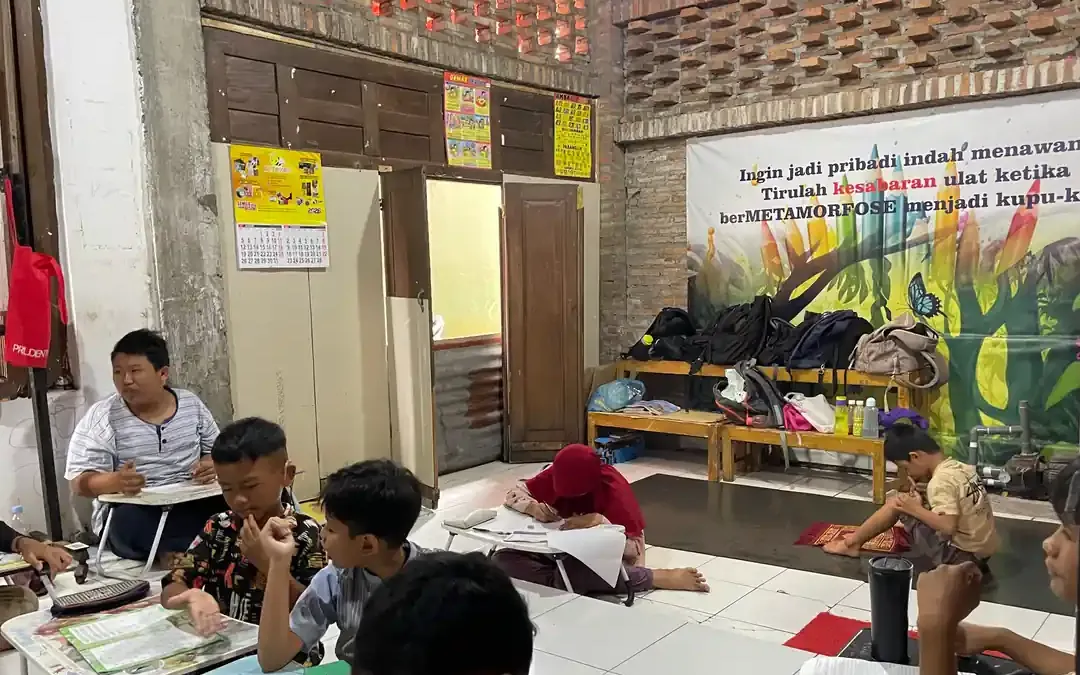 Strategi Mengajar Anak Autis di Kelas: 10 Cara Berbasis Bukti untuk Guru
